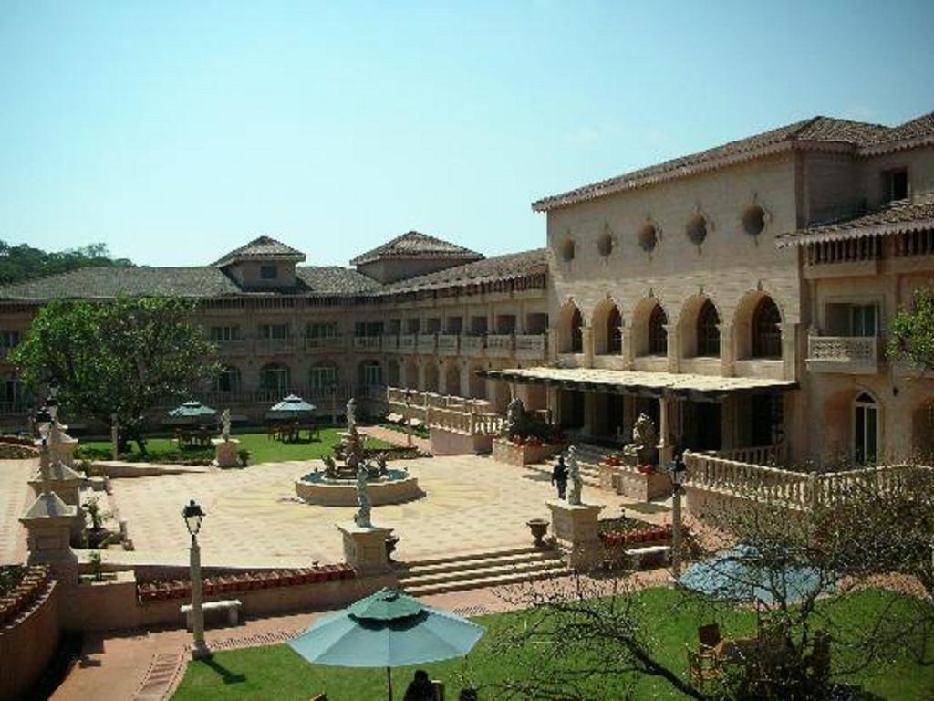 Evershine Resort & Spa Mahābaleshwar Dış mekan fotoğraf